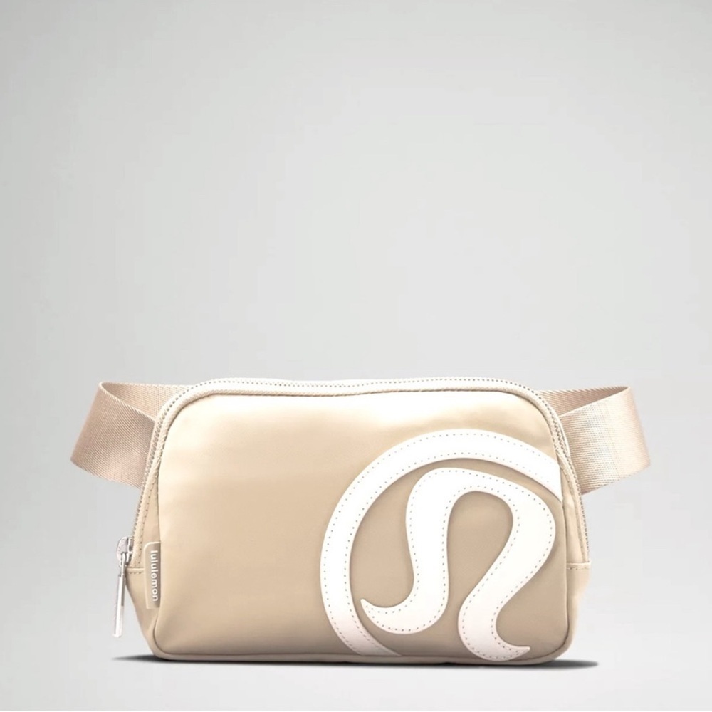 Lululemon Everywhere Belt Bag